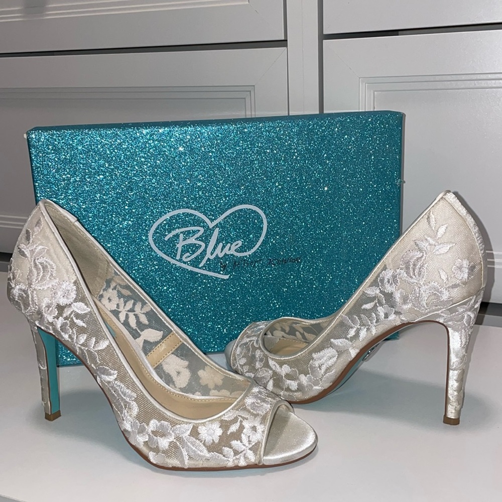 Blue by Betsey Johnson SB-Adley Ivory Fab High Heels
